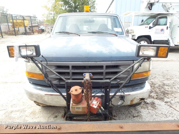 image for item DB6341 1996 Ford F250 XL pickup truck