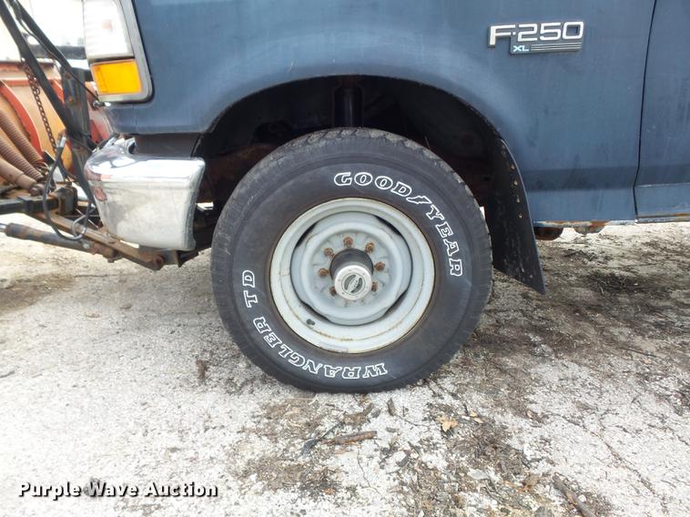 image for item DB6341 1996 Ford F250 XL pickup truck