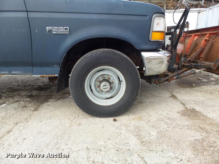 image for item DB6341 1996 Ford F250 XL pickup truck