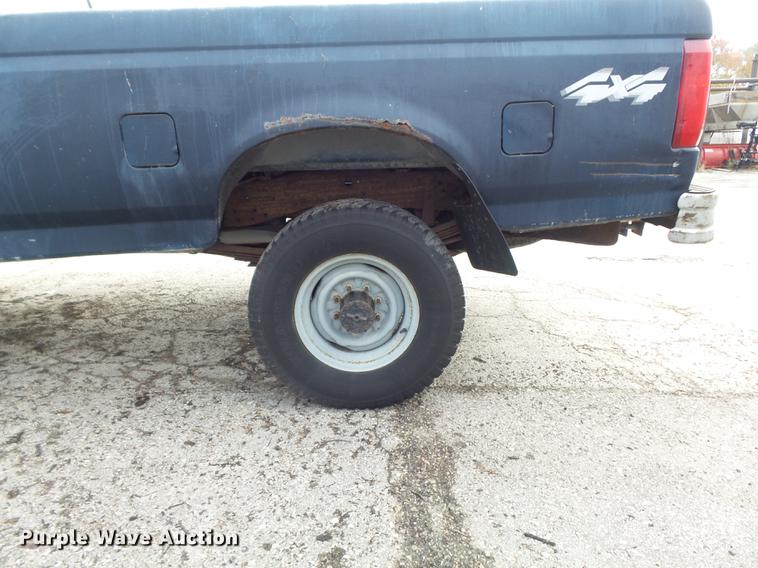 image for item DB6341 1996 Ford F250 XL pickup truck