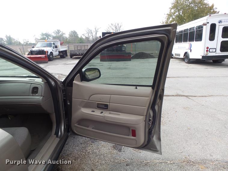 image for item DB6342 2005 Ford Crown Victoria Police Interceptor