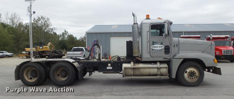 image for item DB6376 1992 Freightliner FLD semi truck