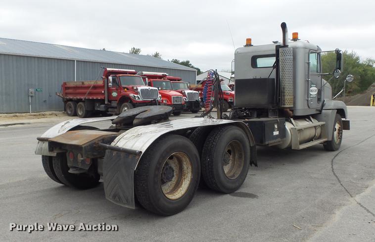 image for item DB6376 1992 Freightliner FLD semi truck