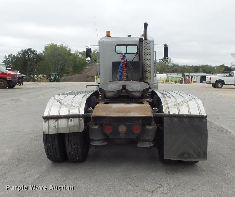 image for item DB6376 1992 Freightliner FLD semi truck