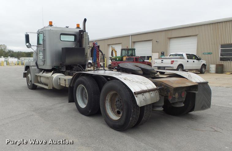 image for item DB6376 1992 Freightliner FLD semi truck