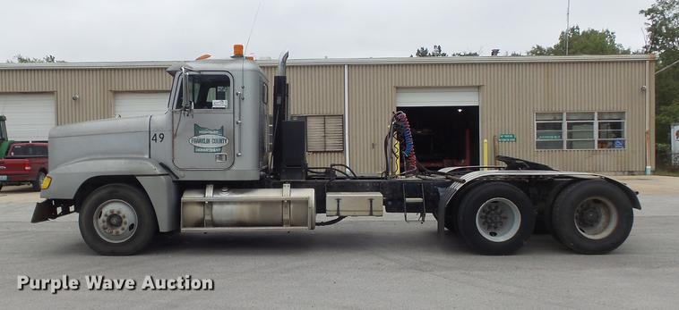 image for item DB6376 1992 Freightliner FLD semi truck