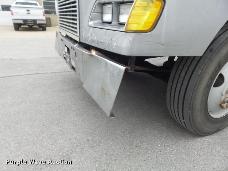 image for item DB6376 1992 Freightliner FLD semi truck