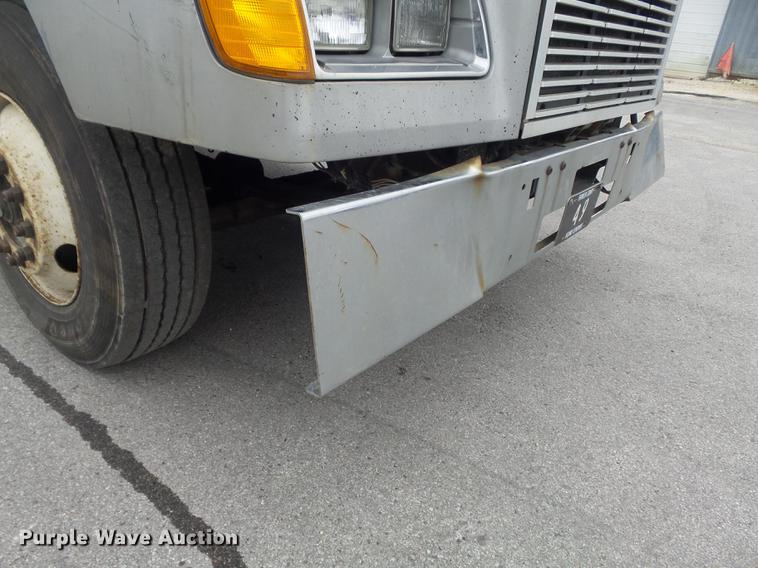 image for item DB6376 1992 Freightliner FLD semi truck