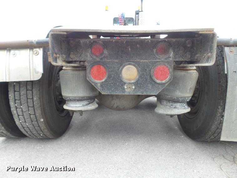 image for item DB6376 1992 Freightliner FLD semi truck