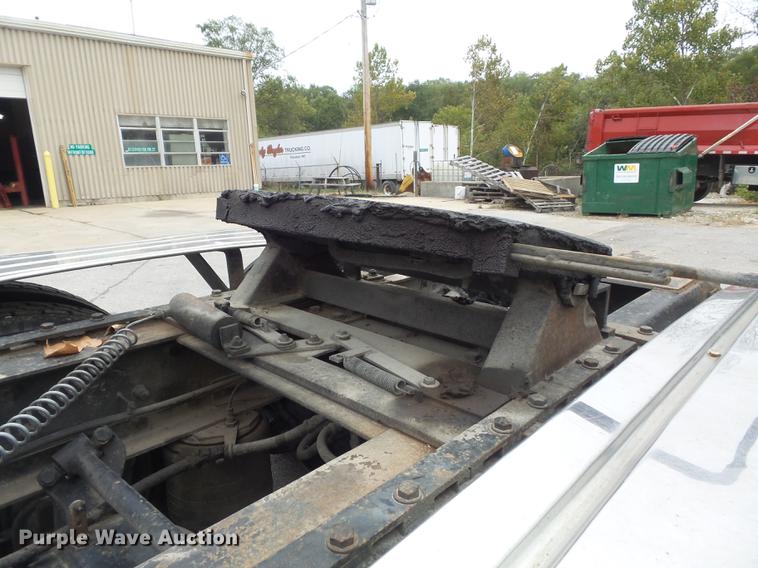 image for item DB6376 1992 Freightliner FLD semi truck