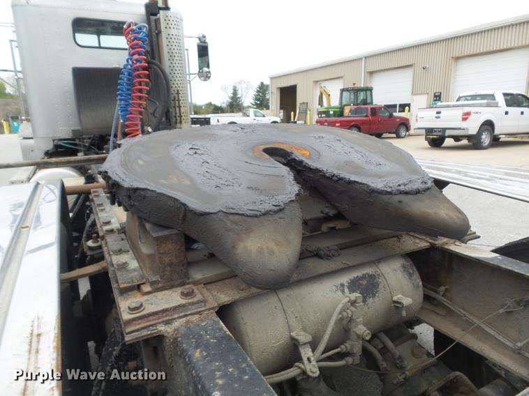 image for item DB6376 1992 Freightliner FLD semi truck