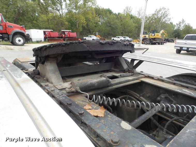 image for item DB6376 1992 Freightliner FLD semi truck