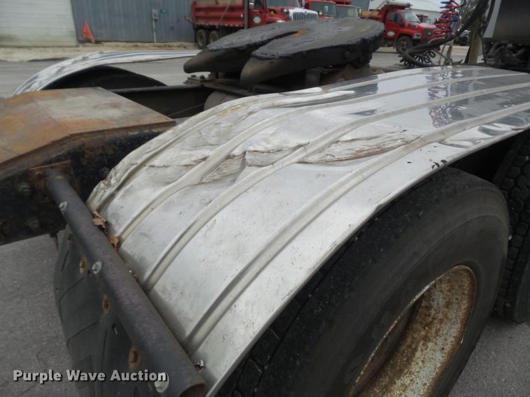 image for item DB6376 1992 Freightliner FLD semi truck