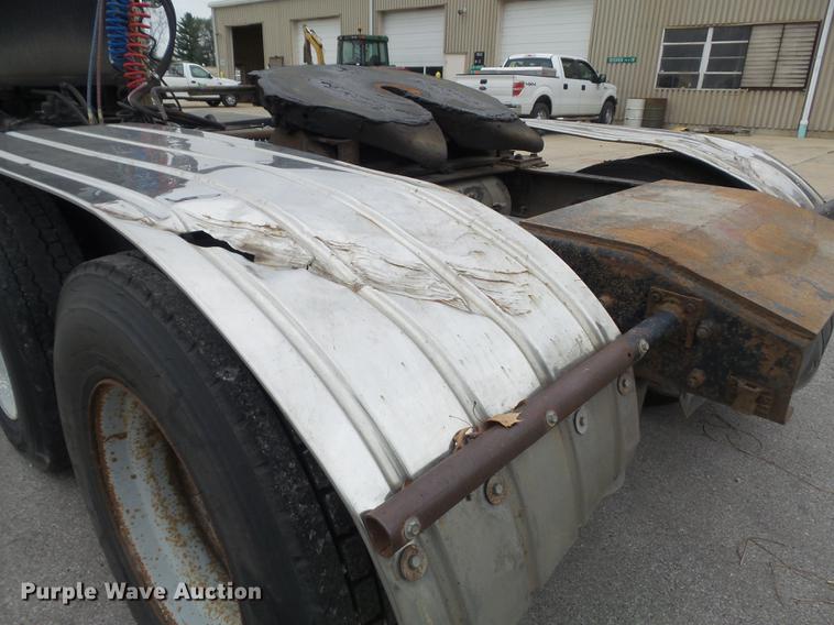 image for item DB6376 1992 Freightliner FLD semi truck