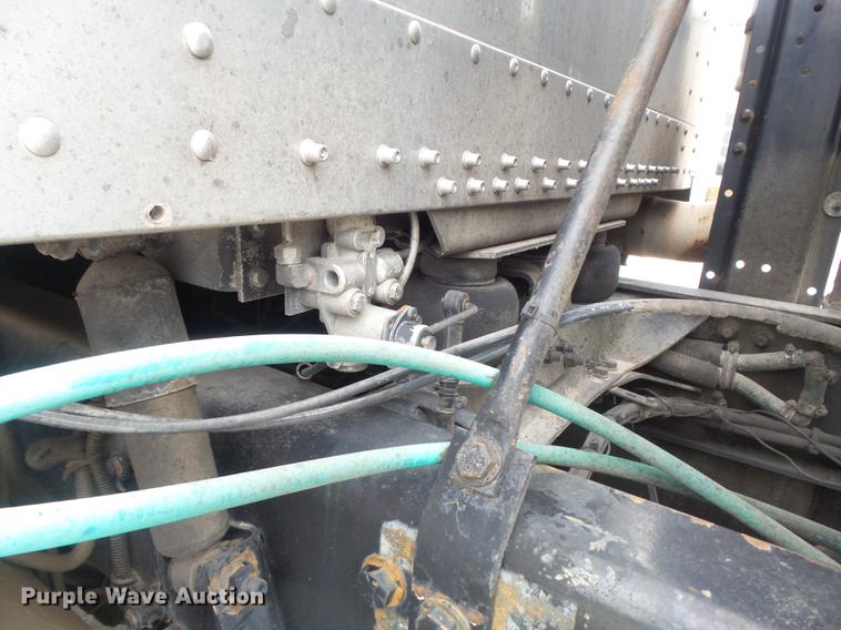 image for item DB6376 1992 Freightliner FLD semi truck