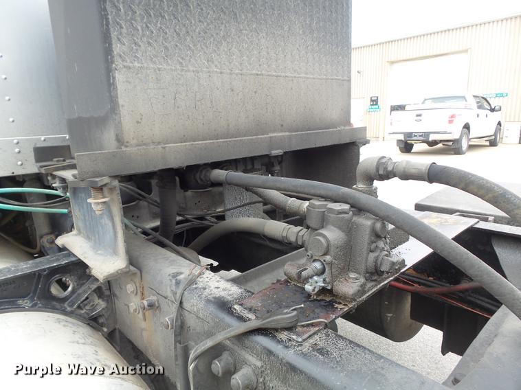 image for item DB6376 1992 Freightliner FLD semi truck