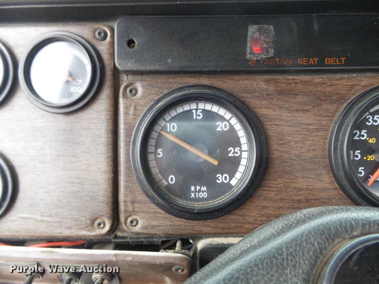 image for item DB6376 1992 Freightliner FLD semi truck