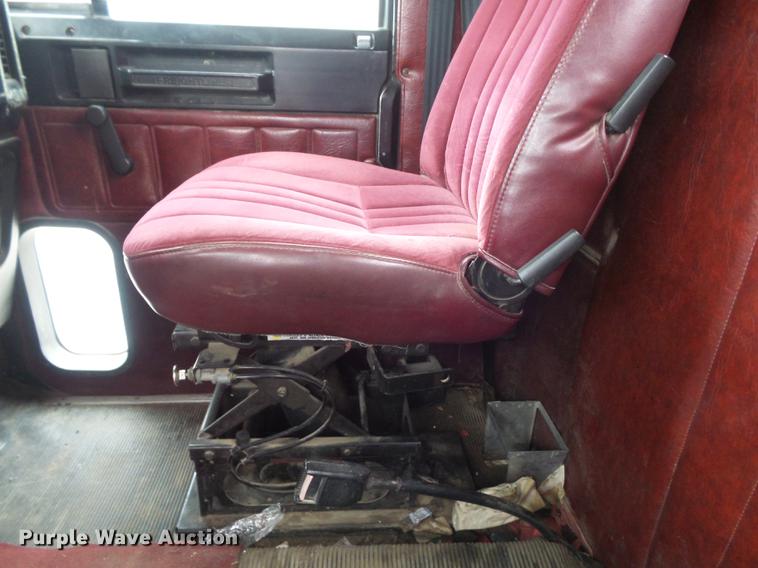 image for item DB6376 1992 Freightliner FLD semi truck