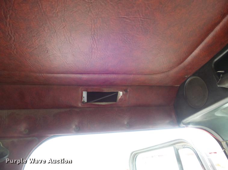 image for item DB6376 1992 Freightliner FLD semi truck