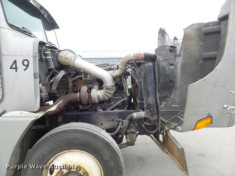 image for item DB6376 1992 Freightliner FLD semi truck