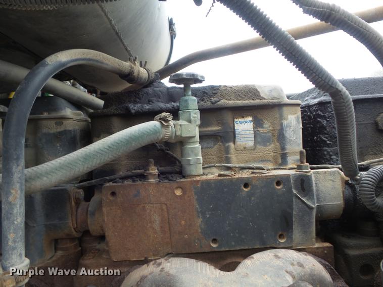 image for item DB6376 1992 Freightliner FLD semi truck