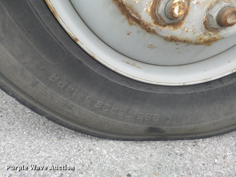 image for item DB6376 1992 Freightliner FLD semi truck