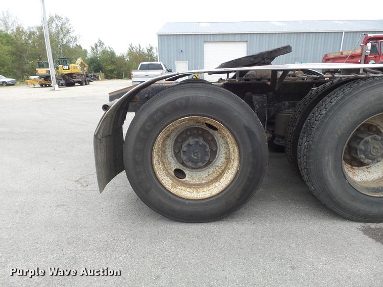 image for item DB6376 1992 Freightliner FLD semi truck