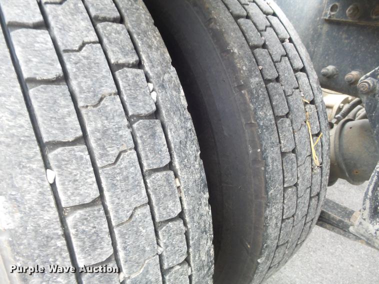 image for item DB6376 1992 Freightliner FLD semi truck