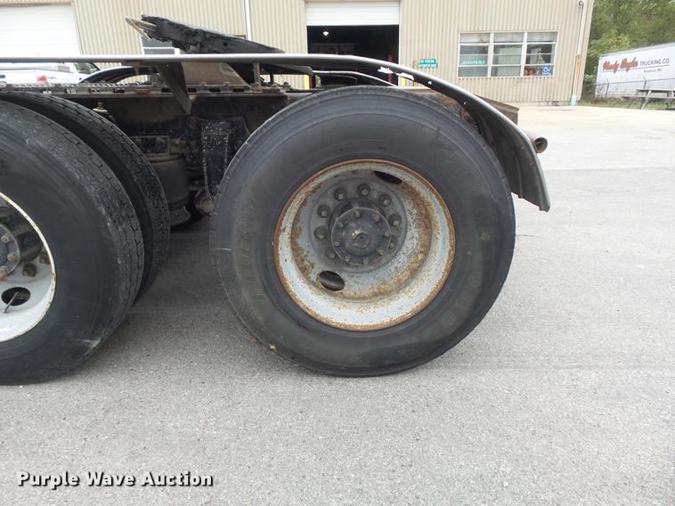 image for item DB6376 1992 Freightliner FLD semi truck