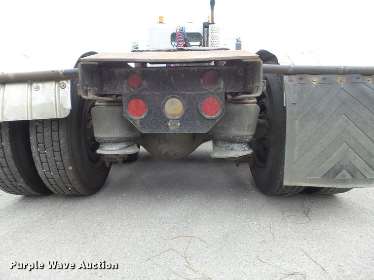 image for item DB6376 1992 Freightliner FLD semi truck