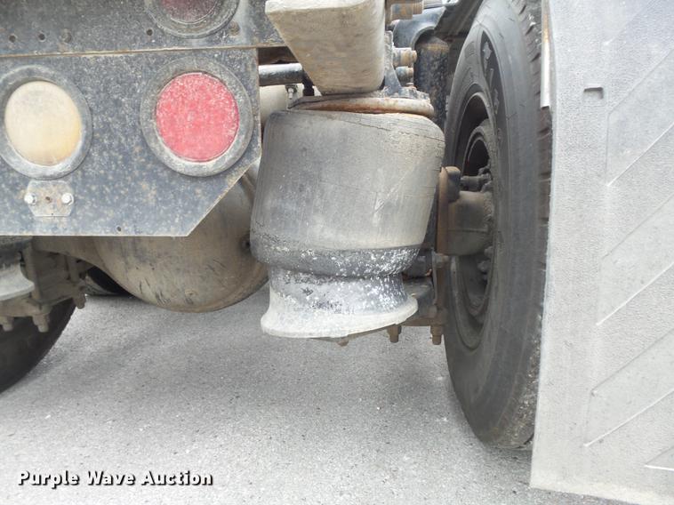 image for item DB6376 1992 Freightliner FLD semi truck