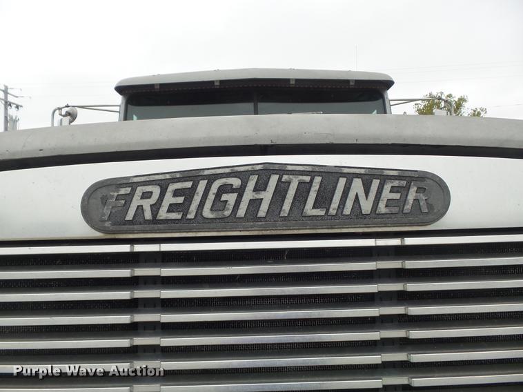 image for item DB6376 1992 Freightliner FLD semi truck
