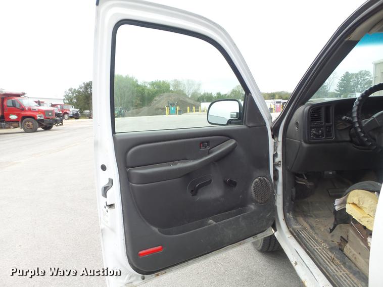 image for item DB6377 2003 Chevrolet Silverado 1500 Ext. Cab pickup truck