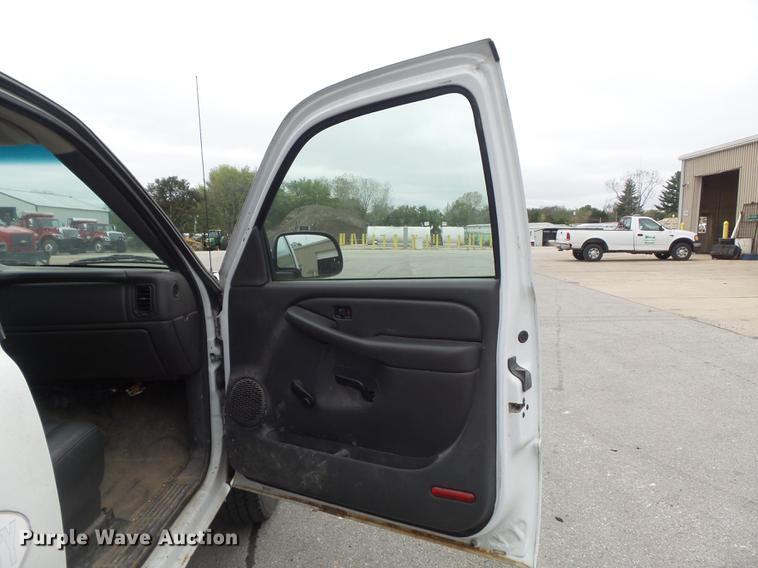 image for item DB6377 2003 Chevrolet Silverado 1500 Ext. Cab pickup truck