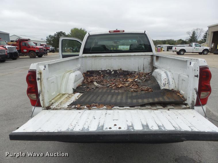 image for item DB6377 2003 Chevrolet Silverado 1500 Ext. Cab pickup truck