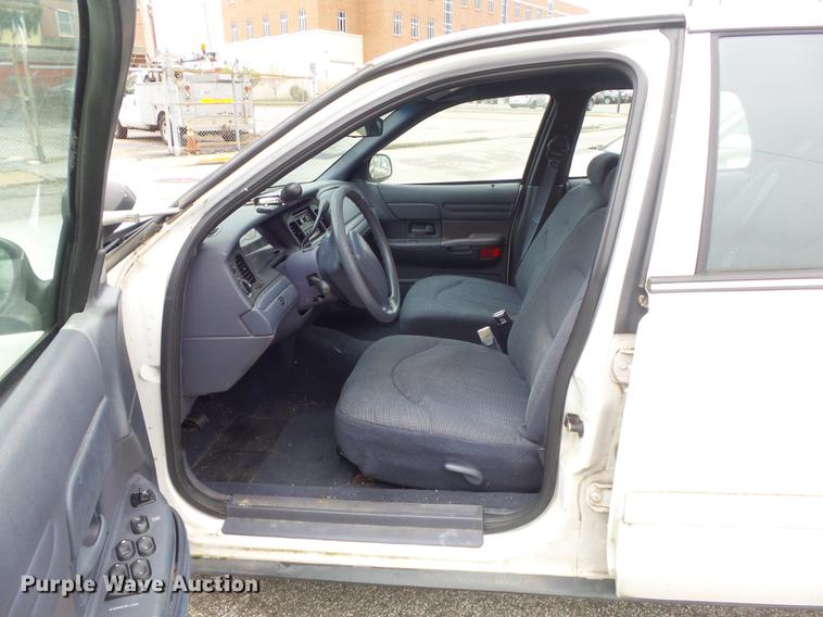 image for item DB6381 2000 Ford Crown Victoria Police Interceptor
