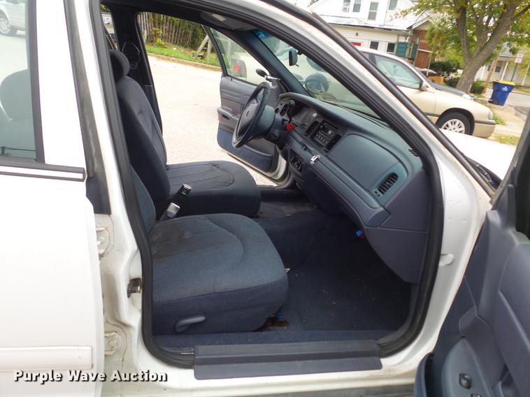 image for item DB6381 2000 Ford Crown Victoria Police Interceptor