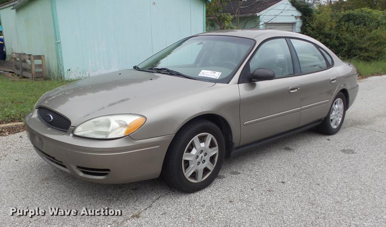 image for item DB6382 2005 Ford Taurus SE
