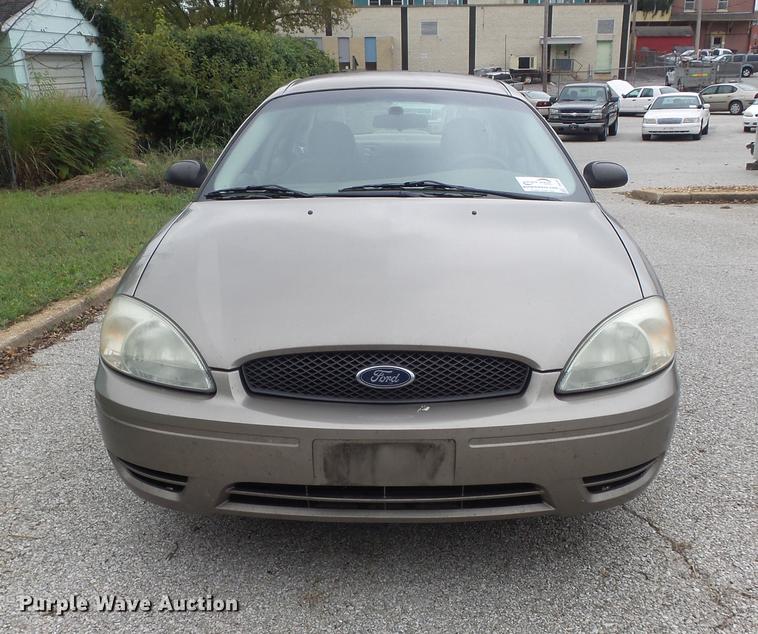 image for item DB6382 2005 Ford Taurus SE