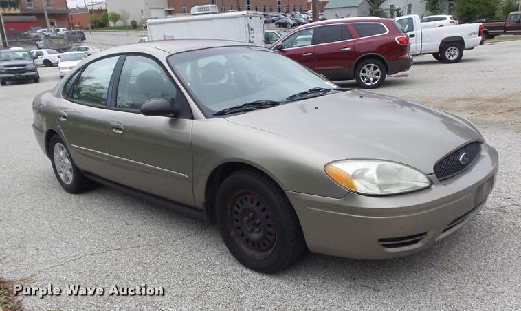 image for item DB6382 2005 Ford Taurus SE