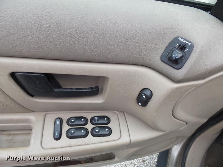 image for item DB6382 2005 Ford Taurus SE