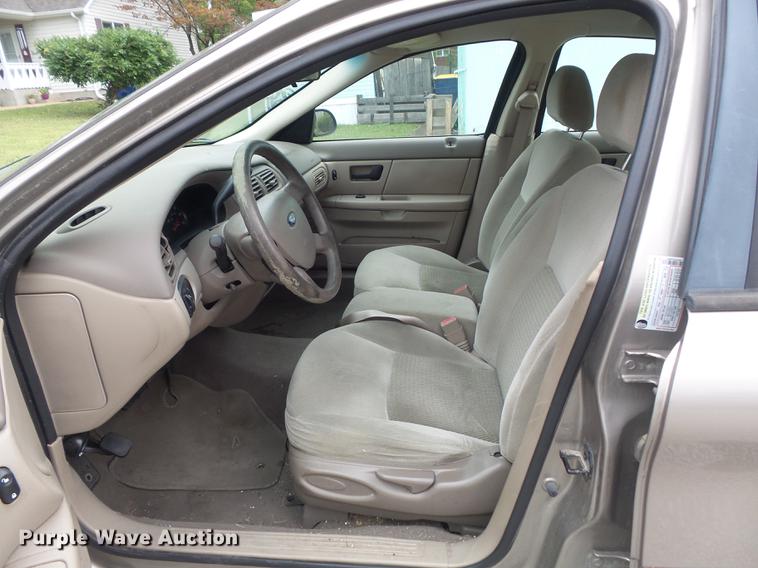 image for item DB6382 2005 Ford Taurus SE