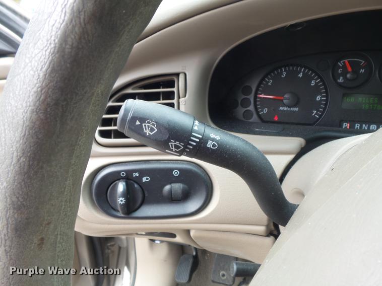 image for item DB6382 2005 Ford Taurus SE