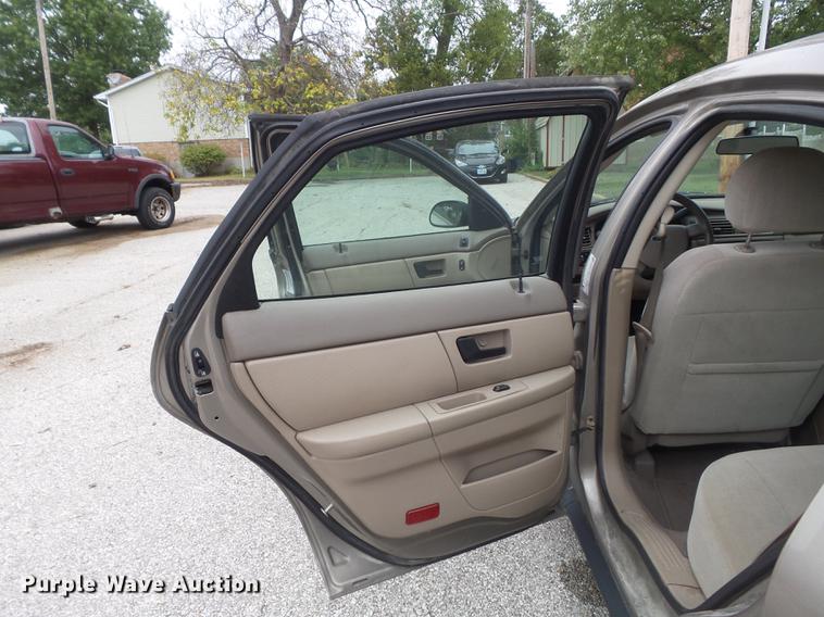 image for item DB6382 2005 Ford Taurus SE