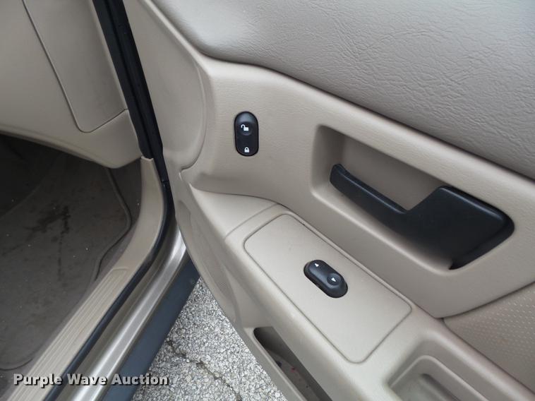 image for item DB6382 2005 Ford Taurus SE