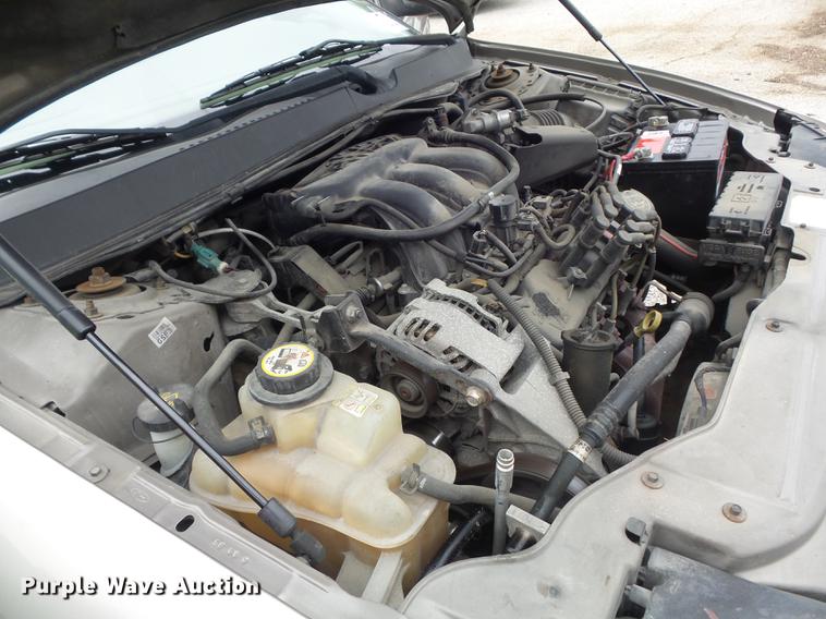 image for item DB6382 2005 Ford Taurus SE