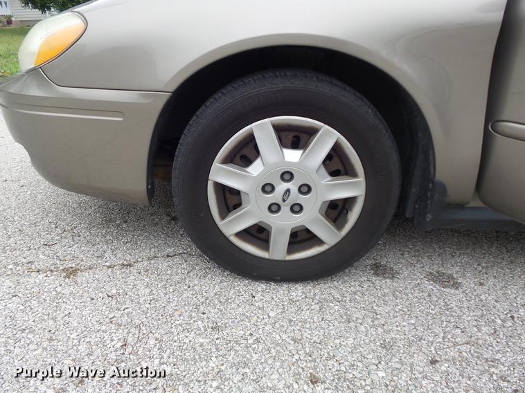 image for item DB6382 2005 Ford Taurus SE