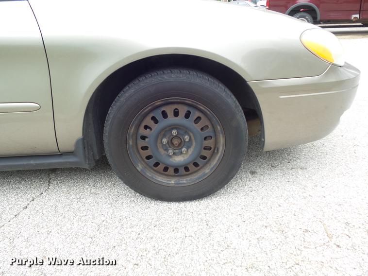 image for item DB6382 2005 Ford Taurus SE