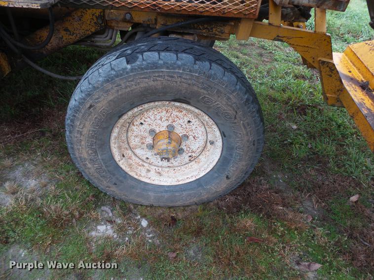image for item DB7346 John Deere 2755 tractor