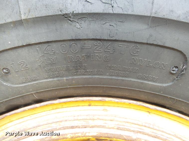 image for item DB7347 Caterpillar 120 rigid frame motor grader